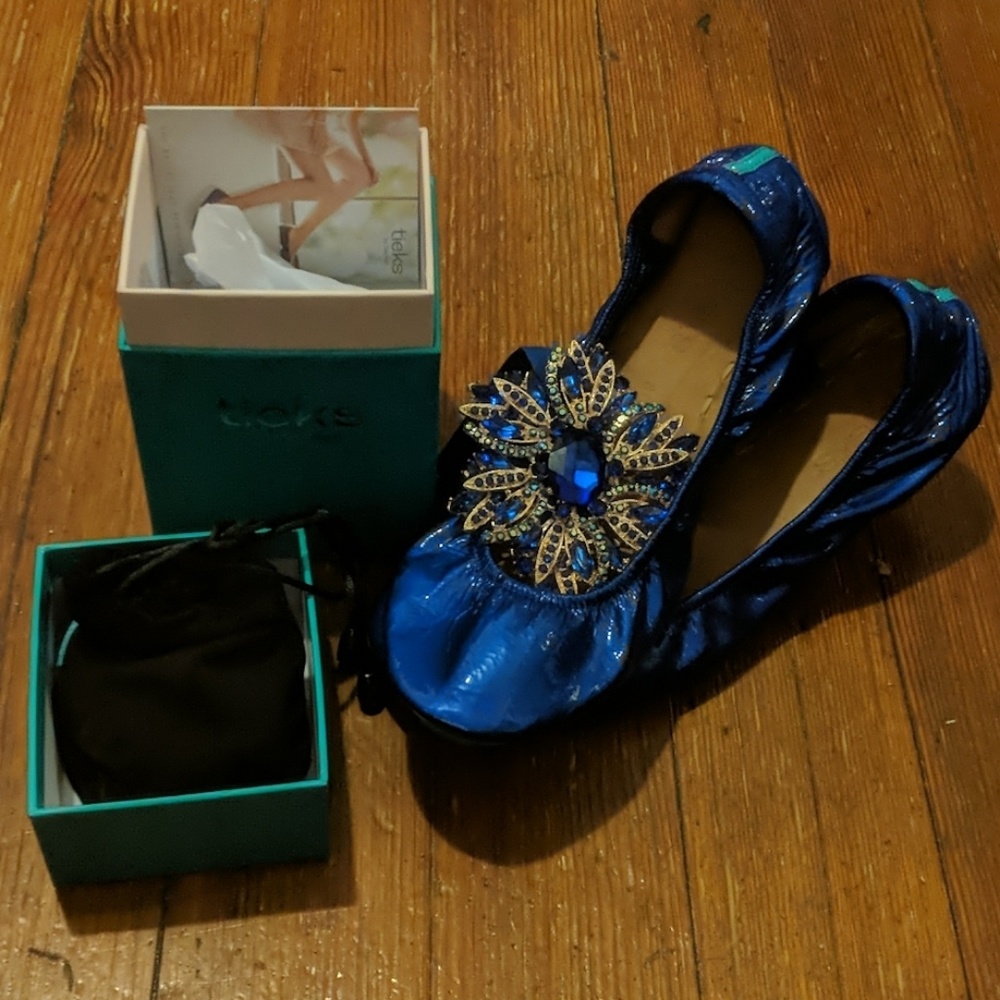 Sapphire Tieks Size 8 (EUC in box)